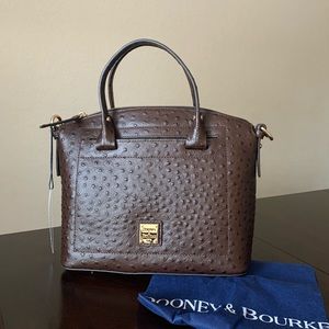 ❤️Dooney & Bourke Espresso Domed Satchel❤️